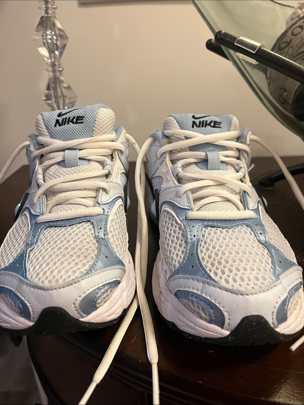 Nike women’s mesh sneakers